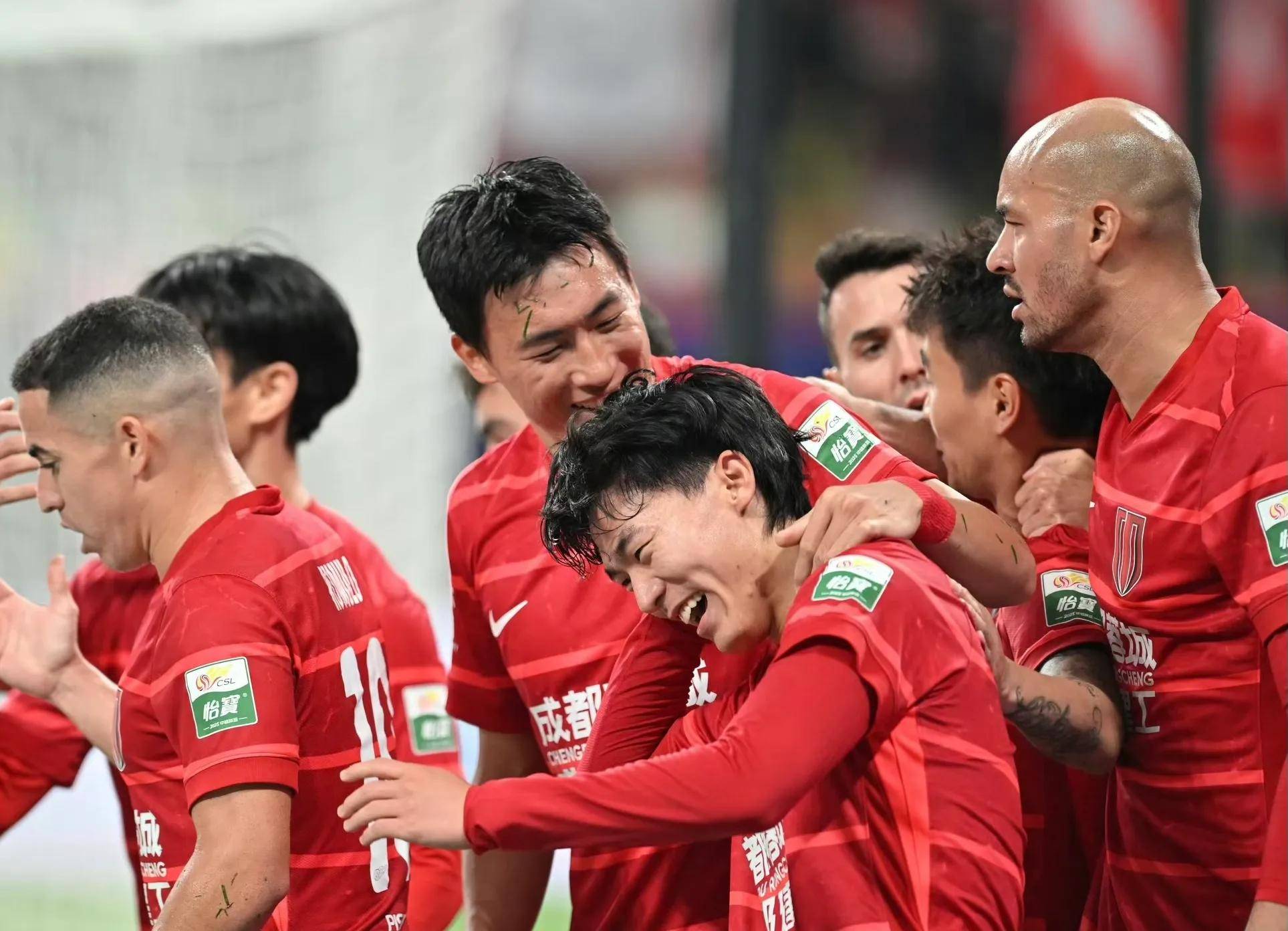 问鼎国际-赛后突围战来临，成都蓉城围绕欧篮联篮板制胜，态度坚定，纪律约束更严格的简单介绍